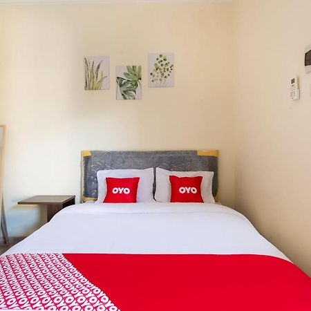 Oyo Life 3398 Griya Rm 19 Syariah Ξενοδοχείο Σουραμπάγια Εξωτερικό φωτογραφία