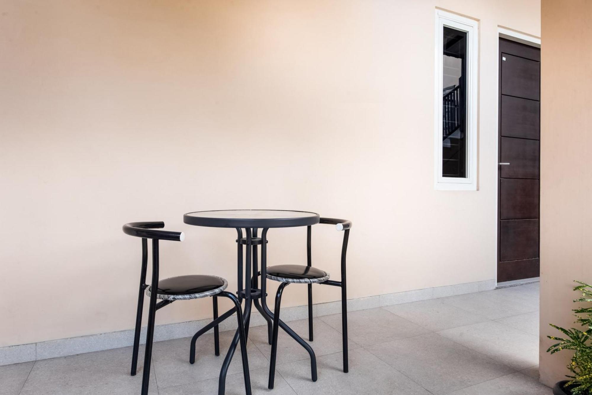 Oyo Life 3398 Griya Rm 19 Syariah Ξενοδοχείο Σουραμπάγια Εξωτερικό φωτογραφία