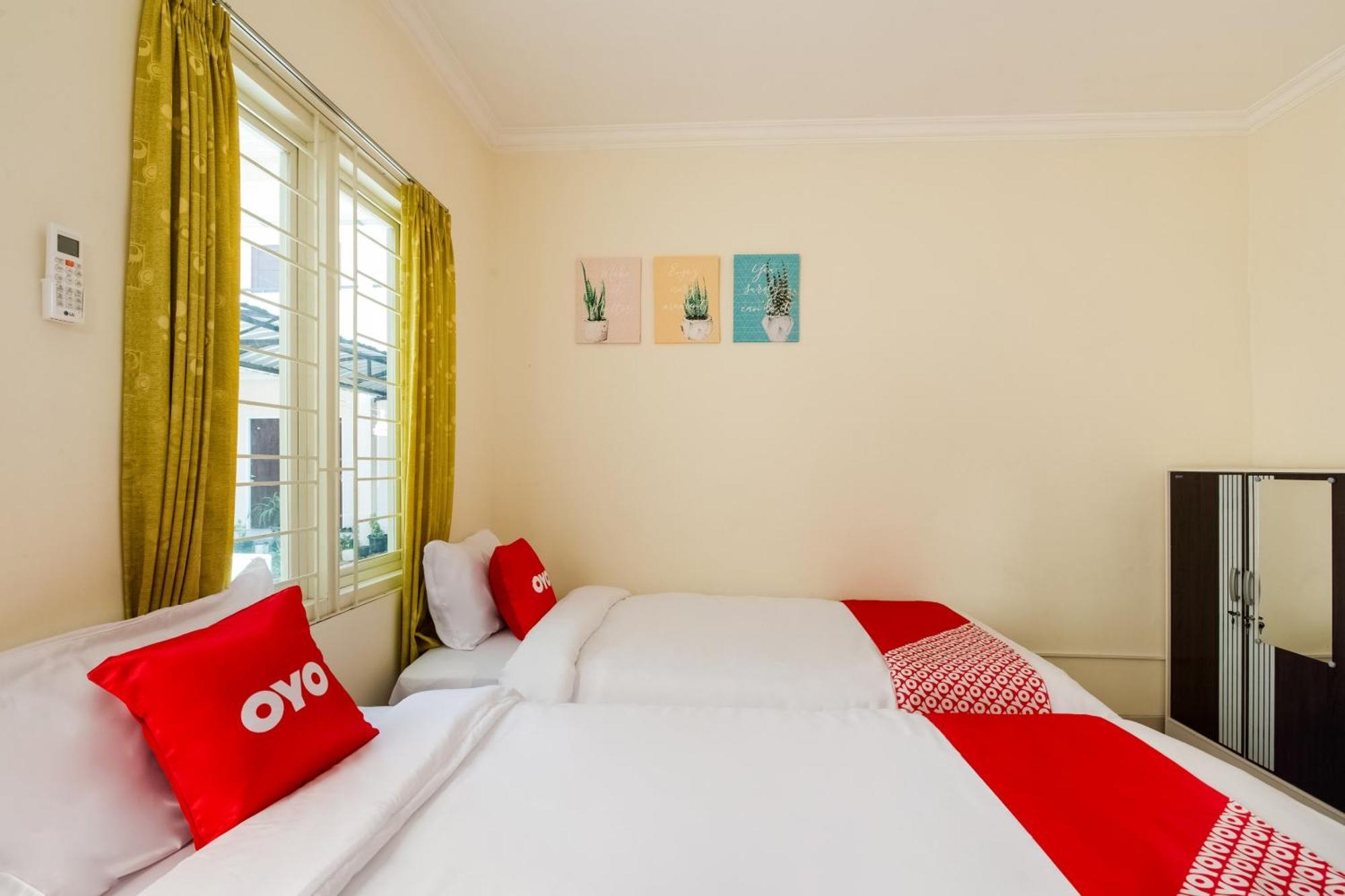 Oyo Life 3398 Griya Rm 19 Syariah Ξενοδοχείο Σουραμπάγια Εξωτερικό φωτογραφία