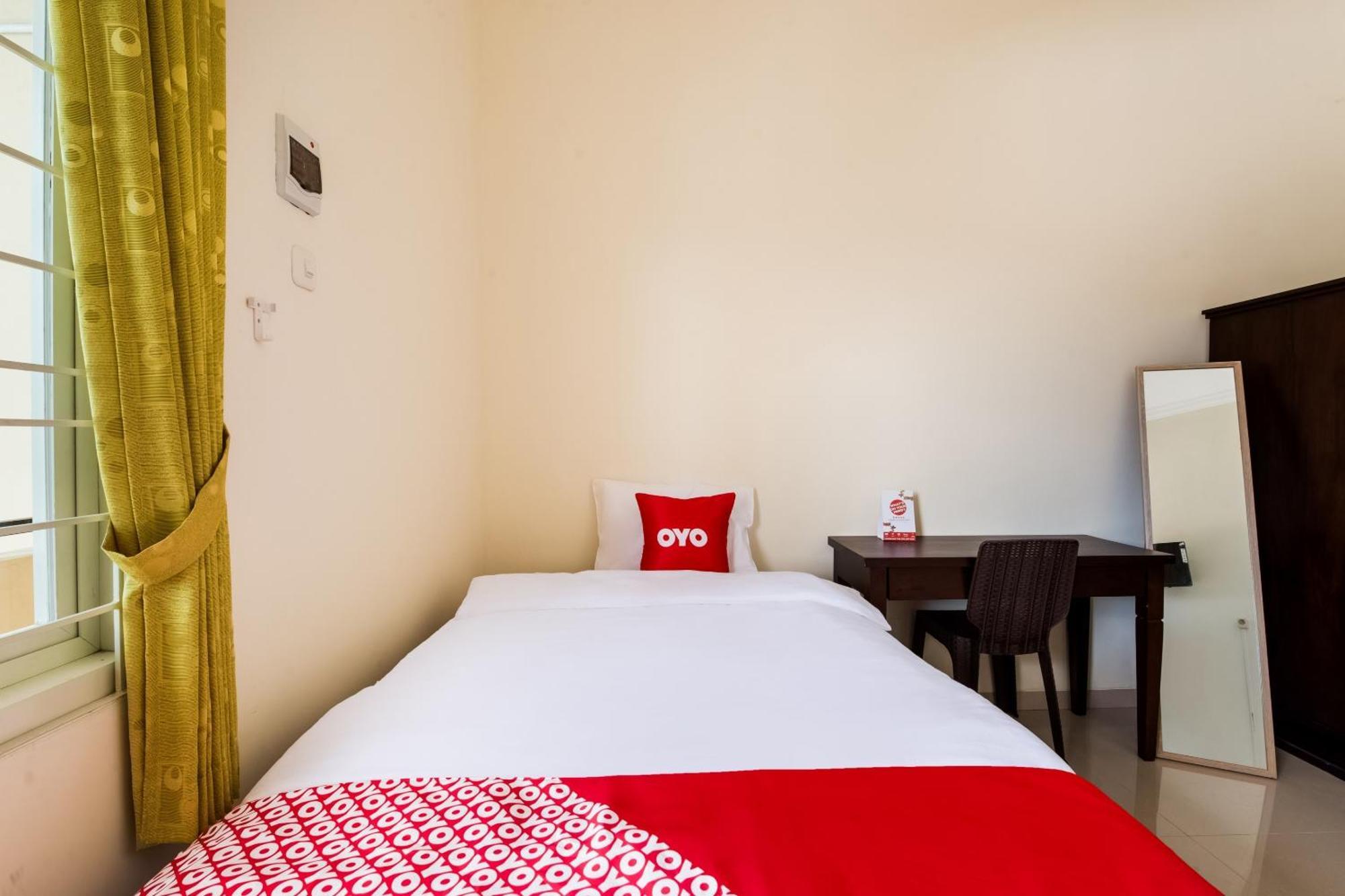 Oyo Life 3398 Griya Rm 19 Syariah Ξενοδοχείο Σουραμπάγια Εξωτερικό φωτογραφία